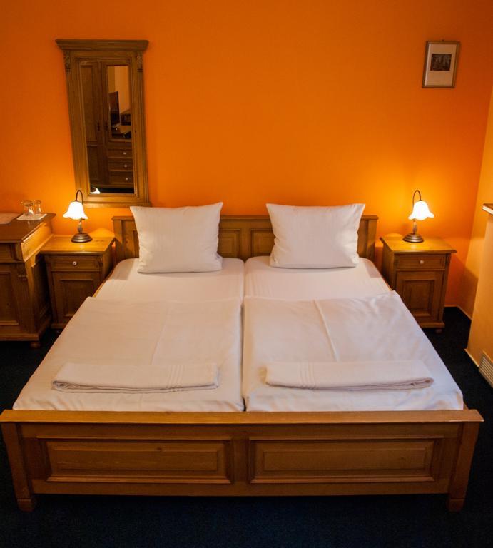 Hotel A Restaurace U Hrncire Kutna Hora Room photo
