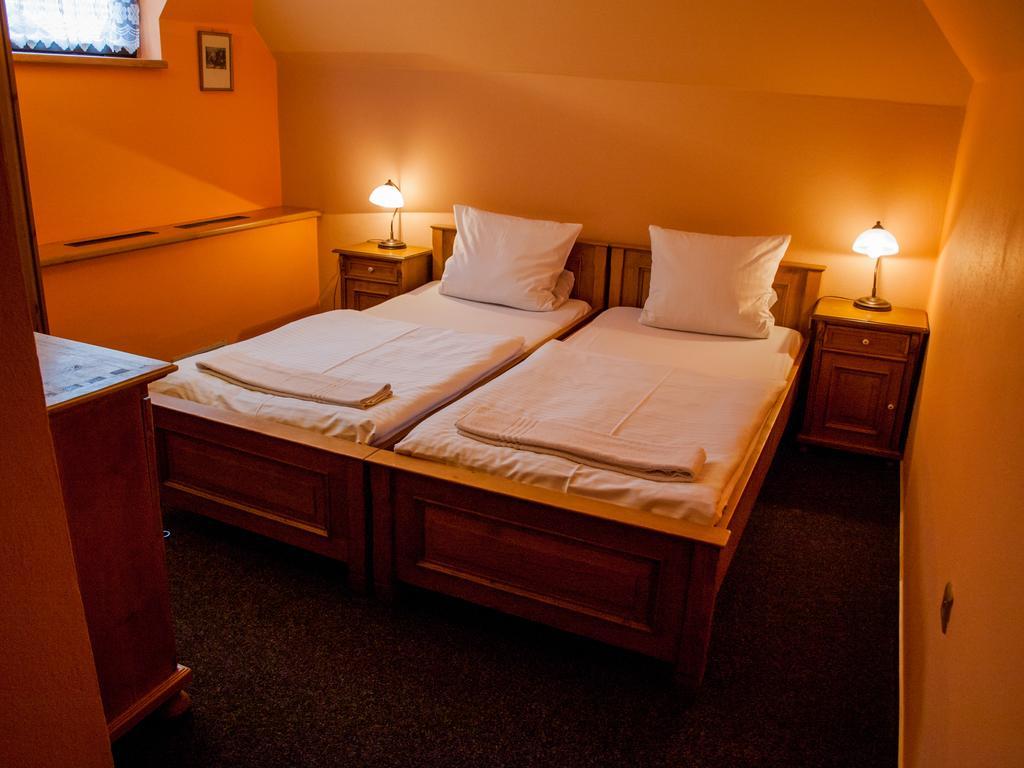 Hotel A Restaurace U Hrncire Kutna Hora Room photo